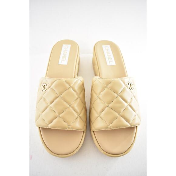 Chanel 23C Beige Lambskin Leather Quilted CC Logo Platform Slide Sandal Flat 42 - Picture 5 of 13
